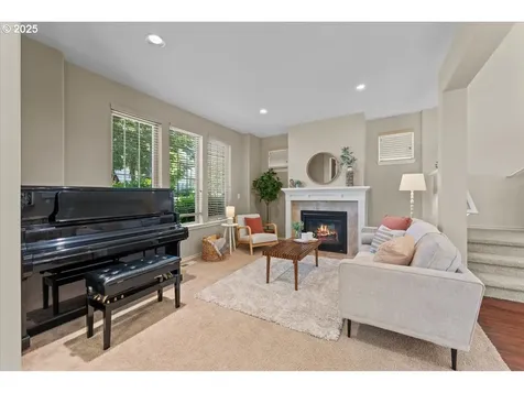 6638 NW Joss Avenue Portland OR 97229