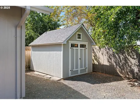 757 Arcadia Drive Eugene OR 97401