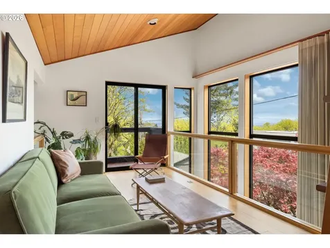 3119 SW Gale Avenue Portland OR 97239