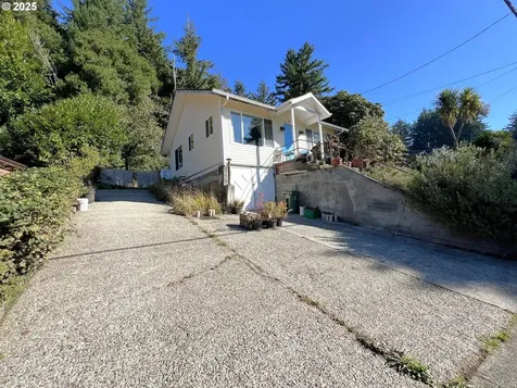 860 8th Terrace Coos Bay OR 97420
