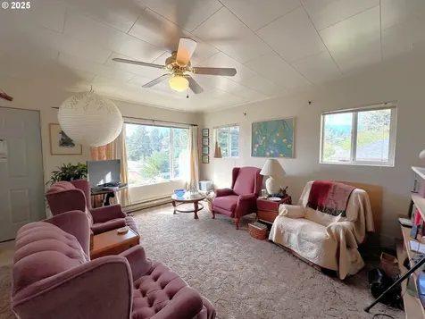 860 8th Terrace Coos Bay OR 97420