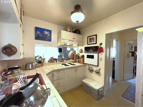 860 8th Terrace Coos Bay OR 97420