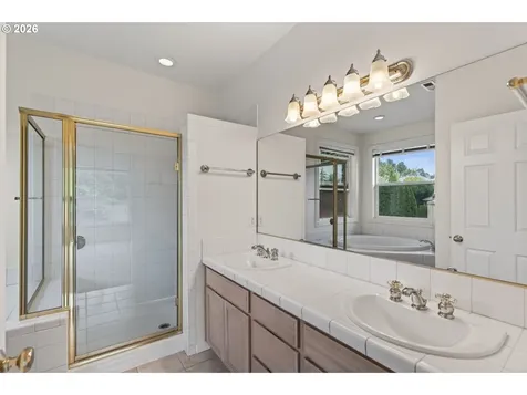 1924 NW Norfolk Court Portland OR 97229