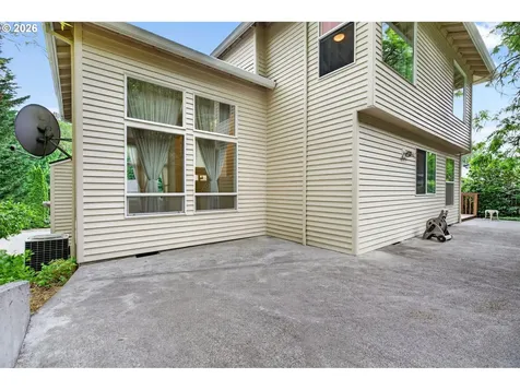 1924 NW Norfolk Court Portland OR 97229