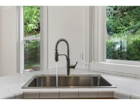 1924 NW Norfolk Court Portland OR 97229