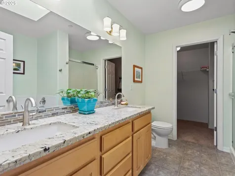 5700 NE 82nd Avenue Vancouver WA 98662