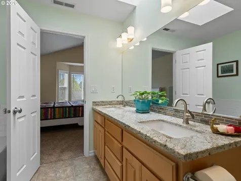 5700 NE 82nd Avenue Vancouver WA 98662