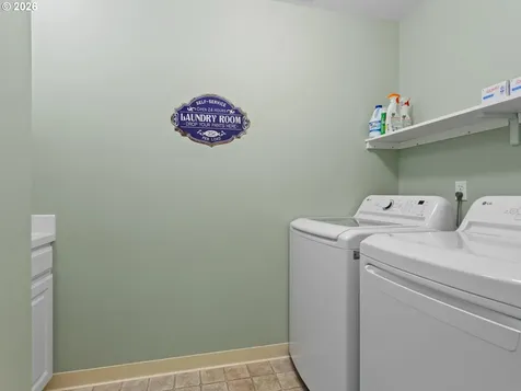5700 NE 82nd Avenue Vancouver WA 98662