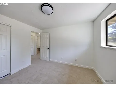 19425 NE Irving Court Portland OR 97230