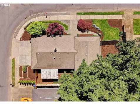 19425 NE Irving Court Portland OR 97230