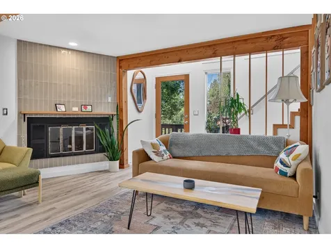 207 W 52nd Avenue Eugene OR 97405