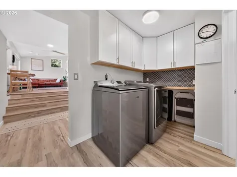 207 W 52nd Avenue Eugene OR 97405