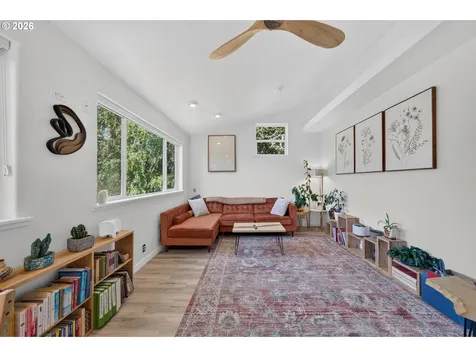 207 W 52nd Avenue Eugene OR 97405