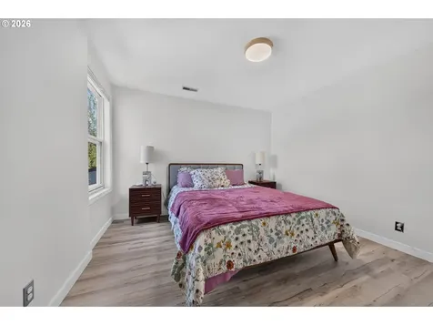 207 W 52nd Avenue Eugene OR 97405