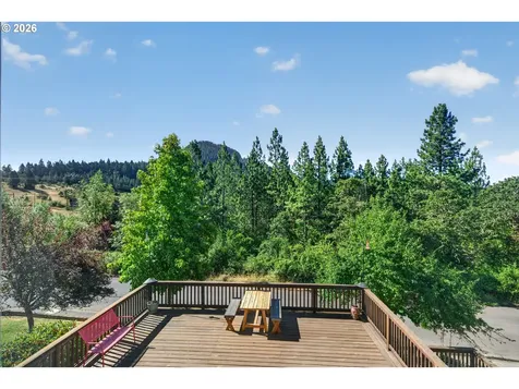 207 W 52nd Avenue Eugene OR 97405