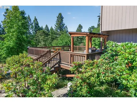 207 W 52nd Avenue Eugene OR 97405