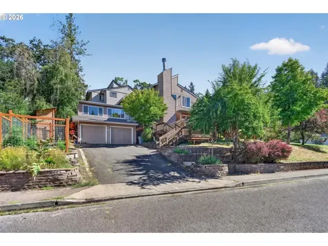 207 W 52nd Avenue Eugene OR 97405