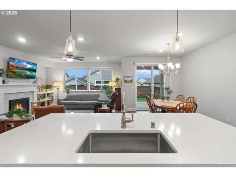 4935 S 16th Drive Ridgefield WA 98642