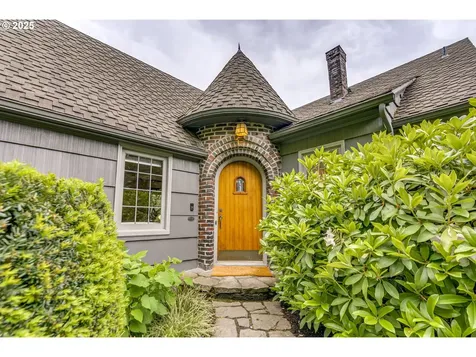 7111 SE Reed College Place Portland OR 97202