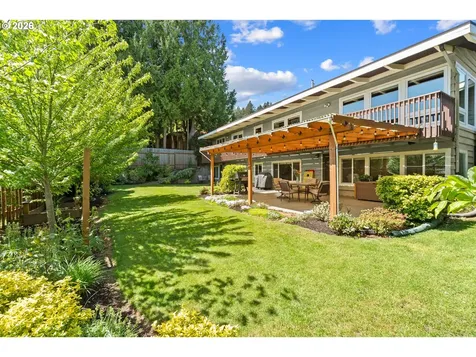 7310 SE Clay Street Portland OR 97215