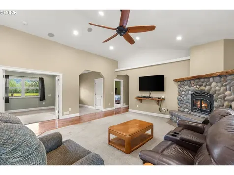 300 Mattie K Lane Roseburg OR 97471