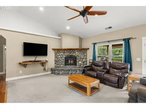 300 Mattie K Lane Roseburg OR 97471