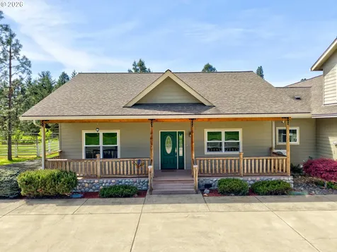 300 Mattie K Lane Roseburg OR 97471