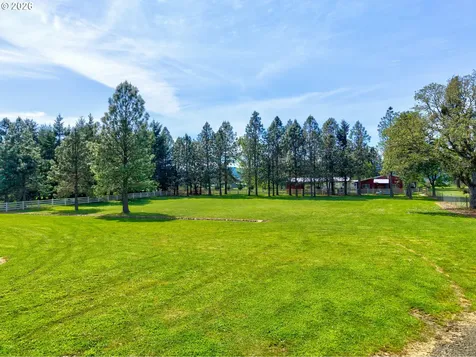 300 Mattie K Lane Roseburg OR 97471