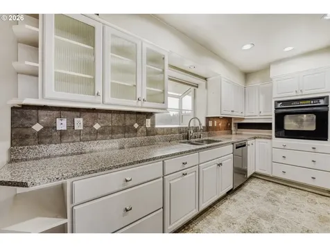 705 NE 94th Avenue Vancouver WA 98664