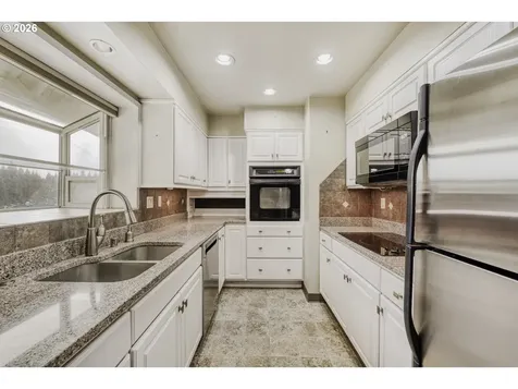 705 NE 94th Avenue Vancouver WA 98664