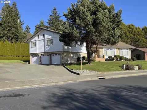 839 Brookhaven Drive Brookings OR 97415