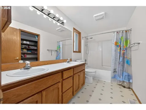 9306 NE 147th Avenue Vancouver WA 98682