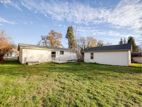 1904 Logan Street Klamath Falls OR 97603