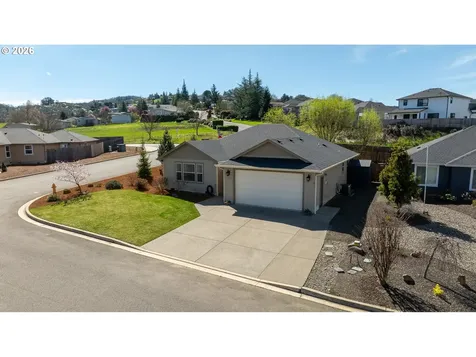 160 Braxton Court Roseburg OR 97471