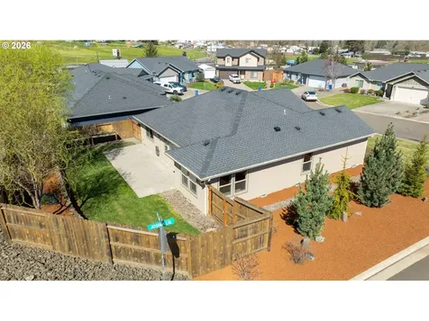 160 Braxton Court Roseburg OR 97471