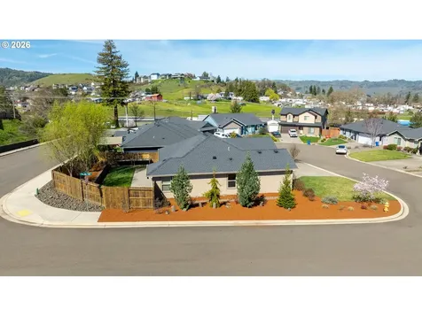 160 Braxton Court Roseburg OR 97471