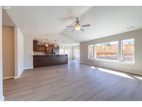 160 Braxton Court Roseburg OR 97471
