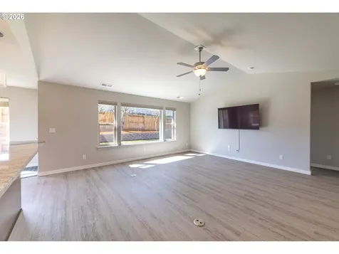 160 Braxton Court Roseburg OR 97471