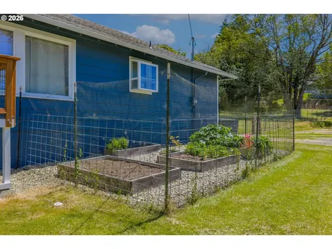 1228 Spruce Street Myrtle Point OR 97458
