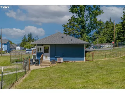 1228 Spruce Street Myrtle Point OR 97458