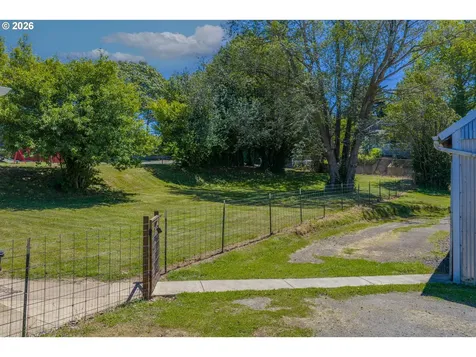 1228 Spruce Street Myrtle Point OR 97458