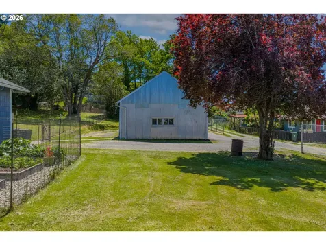 1228 Spruce Street Myrtle Point OR 97458