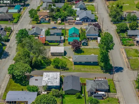 1228 Spruce Street Myrtle Point OR 97458