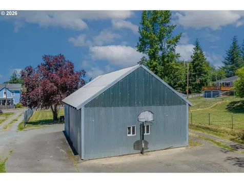 1228 Spruce Street Myrtle Point OR 97458