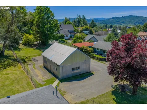 1228 Spruce Street Myrtle Point OR 97458