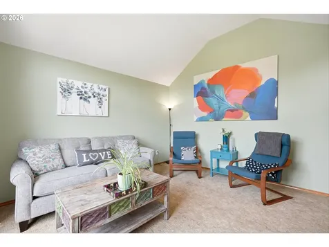 276 SE 8th Avenue Canby OR 97013