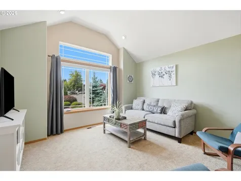 276 SE 8th Avenue Canby OR 97013