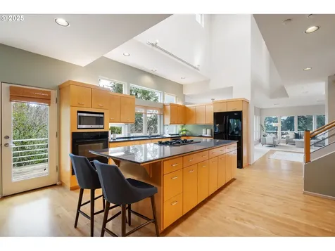 9230 NW Hopedale Court Portland OR 97229