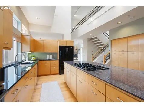 9230 NW Hopedale Court Portland OR 97229