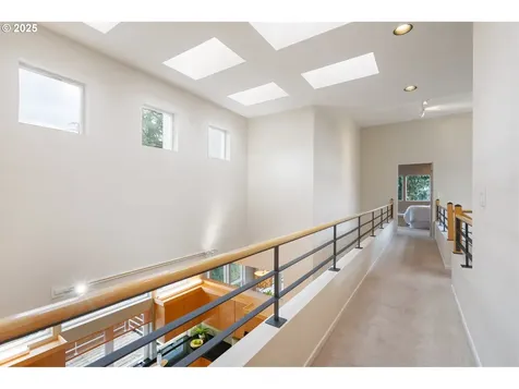 9230 NW Hopedale Court Portland OR 97229